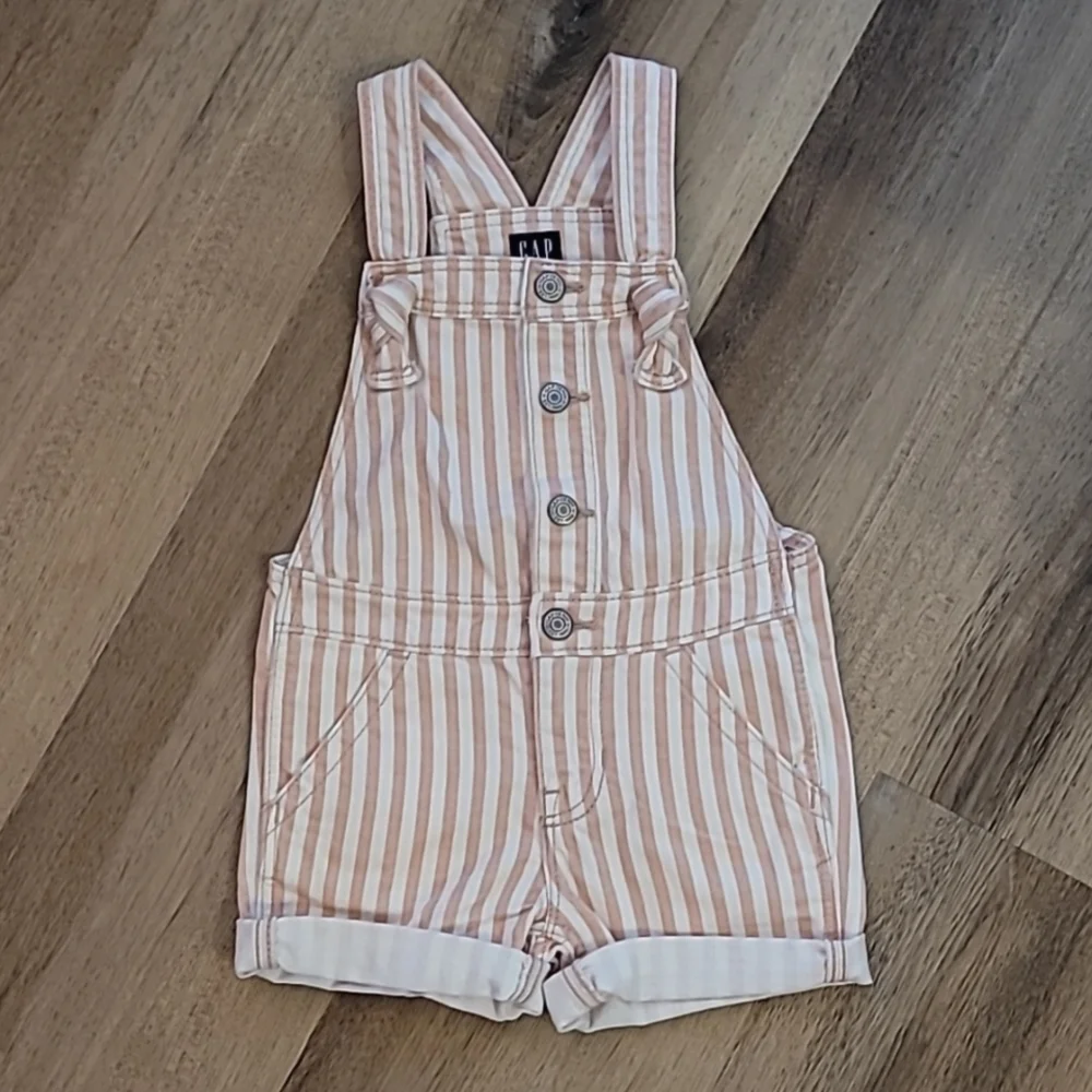 NWOT GAP Baby Striped Overalls Shorts Pink White 18-24m